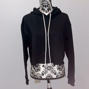 Wild Fable cropped fleece black hoodie size M